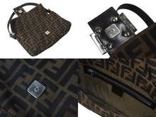 画像をギャラリービューアに読み込む, FENDI フェンディ マンマバケット ワンショルダーバッグ ズッカ柄 コットンキャンバス レザー シルバー金具 ブラウン 美品 中古 4c072640