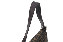 画像をギャラリービューアに読み込む, FENDI フェンディ マンマバケット ワンショルダーバッグ ズッカ柄 コットンキャンバス レザー シルバー金具 ブラウン 美品 中古 4c072641