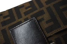 画像をギャラリービューアに読み込む, FENDI フェンディ マンマバケット ワンショルダーバッグ ズッカ柄 コットンキャンバス レザー シルバー金具 ブラウン 美品 中古 4c072641