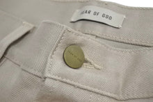 Load image into Gallery viewer, FEAR OF GOD フィアオブゴッド ストレートパンツ ボトムス RN139190 コットン ベージュ サイズ32 美品 中古 4c072684