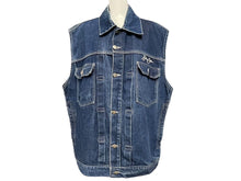 Load image into Gallery viewer, SEAN JOHN ショーンジョン デニムベスト サイズXL インディゴブルー ホワイト ロゴ刺繍 コットン 美品 中古 4c072689