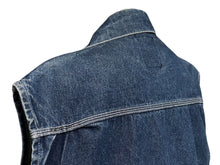 Load image into Gallery viewer, SEAN JOHN ショーンジョン デニムベスト サイズXL インディゴブルー ホワイト ロゴ刺繍 コットン 美品 中古 4c072689