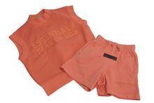 Load image into Gallery viewer, ESSENTIALS エッセンシャルズ フィアオブゴッド キッズ セットアップ ノースリーブ ハーフパンツ サーモンピンク 4/5 美品 中古 4c072714