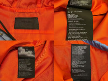 画像をギャラリービューアに読み込む, 極美品 PRADA プラダ 20SS SGB407 ロゴプレート ナイロン アノラック ブルゾン XS フランクオーシャン着用 中古 4c072722