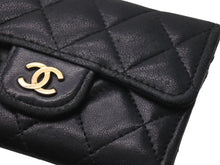 Load image into Gallery viewer, CHANEL シャネル マトラッセ ココマーク カードケース 財布 31番台 フランス製 ラムスキン ブラック ゴールド金具 良品 中古 4c072742