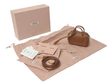 Load image into Gallery viewer, 極美品 MIUMIU ミュウミュウ ハンドバッグ マイクロバッグ ショルダーバッグ 5NR020 レザー ブラウン ゴールド金具 中古 4c072773