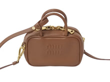 Load image into Gallery viewer, 極美品 MIUMIU ミュウミュウ ハンドバッグ マイクロバッグ ショルダーバッグ 5NR020 レザー ブラウン ゴールド金具 中古 4c072773
