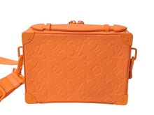 Load image into Gallery viewer, LOUIS VUITTON ルイヴィトン ハンドル ソフトトランク ショルダーバッグ M20956 トリヨンレザー オレンジ 美品 中古 4c072841