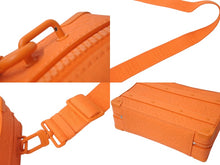 Load image into Gallery viewer, LOUIS VUITTON ルイヴィトン ハンドル ソフトトランク ショルダーバッグ M20956 トリヨンレザー オレンジ 美品 中古 4c072841