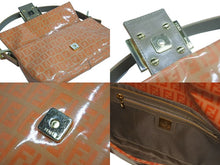 画像をギャラリービューアに読み込む, 極美品 FENDI フェンディ マンマバケット ワンショルダーバッグ ズッカ柄 総柄 エナメル レザー オレンジ ゴールド金具 中古 4c072851