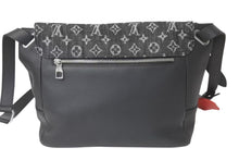 画像をギャラリービューアに読み込む, 極美品 LOUIS VUITTON ルイヴィトン NIGOコラボ ブサス トーキョー ショルダーバッグ モノグラムドリップ M45971 ブラック 中古 4c072863