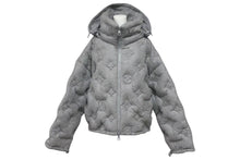 Load image into Gallery viewer, 極美品 LOUIS VUITTON ルイヴィトン ヴァージル ダウンジャケット ボーイフッド パファーHHK72EUY5 サイズ46 カシミヤ グレー 中古 4c072886