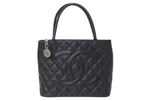 Load image into Gallery viewer, CHANEL シャネル 復刻トート ハンドバッグ ココマーク 6番台 キャビアスキン ブラック キルティング シルバー金具 美品 中古 4c072986