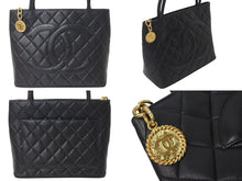 Load image into Gallery viewer, CHANEL シャネル 復刻トート トートバッグ ハンドバッグ 6番台 ココマーク ラムスキン ブラック ゴールド金具 良品 中古 4c073007