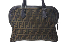 Load image into Gallery viewer, FENDI フェンディ ズッカ柄 ハンドバッグ トートバッグ イタリア製 キャンバス レザー ブラウン シルバー金具 美品 中古 4c073027