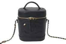 Load image into Gallery viewer, CHANEL シャネル 縦型 バニティ チェーンショルダーバッグ ココマーク ラムスキン ブラック ゴールド金具 美品 中古 4c073081