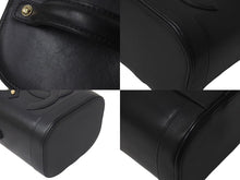 Load image into Gallery viewer, CHANEL シャネル 縦型 バニティ チェーンショルダーバッグ ココマーク ラムスキン ブラック ゴールド金具 美品 中古 4c073081