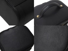 Load image into Gallery viewer, CHANEL シャネル 縦型 バニティ チェーンショルダーバッグ ココマーク ラムスキン ブラック ゴールド金具 美品 中古 4c073081