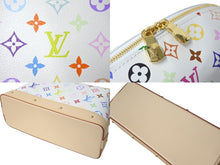 画像をギャラリービューアに読み込む, 新品未使用 LOUIS VUITTON × TM ルイヴィトン ポシェット コスメティック GM クラッチバッグ 村上隆 M13743 新作 現行 ホワイト マルチカラー PVC ヌメ革 ゴールド金具 中古 4c073096