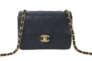 極美品 CHANEL シャネル ミニマトラッセ 17 チェーンショルダーバッグ 5番台 ココマーク ラムスキン ブラック 中古 4c073106