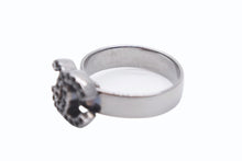 Load image into Gallery viewer, CHANEL シャネル ココマーク リング 指輪 重量約4g 09P刻印 サイズ10号 ラインストーン メタル シルバー ブラック 美品 中古 4c073137