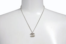Load image into Gallery viewer, CHANEL シャネル ココマーク ネックレス シルバー メタル シルバー金具 ロゴ アクセサリー ジュエリー 05V 6g 美品 中古 4c073165