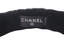 Load image into Gallery viewer, 新品未使用 CHANEL シャネル イヤーマフ ココマーク 耳あて サイドロゴ ブラック 箱付き 中古 4c073194