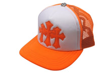 画像をギャラリービューアに読み込む, 新品未使用 CHROME HEARTS クロムハーツ トラッカーキャップ CHクロスパッチ ONE SIZE メッシュ オレンジ シルバー925 中古 4c073222