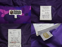 画像をギャラリービューアに読み込む, A BATHING APE アベイシングエイプ シャーク ダウンジャケット カモフラ 001HJC801 1005X パープル ホワイト レッド L 美品 中古 4c073274