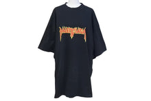 Load image into Gallery viewer, BALENCIAGA バレンシアガ 22SS メタルロゴ オーバーサイズ 半袖Ｔシャツ ブラック コットン ダメージ加工 汚れ加工 694576 サイズ3 良品 中古 4c073315