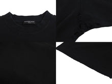 Load image into Gallery viewer, BALENCIAGA バレンシアガ 22SS メタルロゴ オーバーサイズ 半袖Ｔシャツ ブラック コットン ダメージ加工 汚れ加工 694576 サイズ3 良品 中古 4c073315