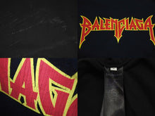 Load image into Gallery viewer, BALENCIAGA バレンシアガ 22SS メタルロゴ オーバーサイズ 半袖Ｔシャツ ブラック コットン ダメージ加工 汚れ加工 694576 サイズ3 良品 中古 4c073315