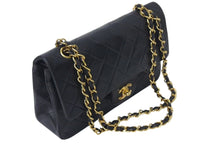 Load image into Gallery viewer, 極美品 CHANEL シャネル マトラッセ23 Wフラップ チェーン ショルダーバッグ ラムスキン2番台 ブラック ゴールド金具 中古 4c073340