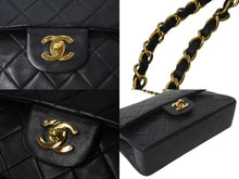 Load image into Gallery viewer, 極美品 CHANEL シャネル マトラッセ23 Wフラップ チェーン ショルダーバッグ ラムスキン2番台 ブラック ゴールド金具 中古 4c073340