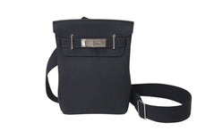 Load image into Gallery viewer, 極美品 エルメス HERMES アッカドPM B刻印 ワンショルダーバッグ キャバン×ジョーヌナプル トゴ 新型 シルバー金具 中古 4c073347