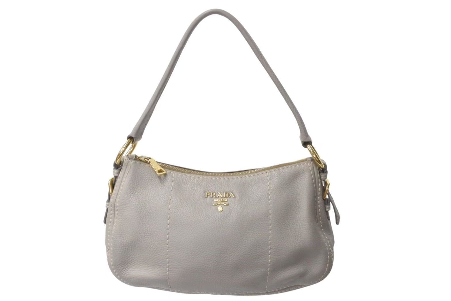 極美品⭐︎PRADAレザーショルダーバッグ キーロックシルバー金具 PRADA – タグ 