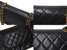 Load image into Gallery viewer, 極美品 新型 CHANEL シャネル マトラッセ25 Wフラップ Wチェーンショルダーバッグ ココマーク 6番台 ラムスキン ブラック ゴールド 中古 4c073380