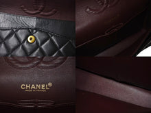 Load image into Gallery viewer, 極美品 新型 CHANEL シャネル マトラッセ25 Wフラップ Wチェーンショルダーバッグ ココマーク 6番台 ラムスキン ブラック ゴールド 中古 4c073380