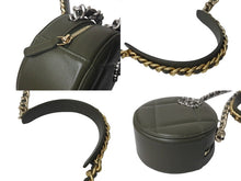 Load image into Gallery viewer, 新品未使用 CHANEL シャネル ショルダーバッグ チェーン 19 ココマーク ラムスキン ラウンド型 カーキ ゴールド金具 中古 4c073384