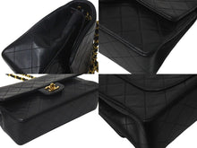 Load image into Gallery viewer, 極美品 CHANEL シャネル マトラッセ23 Wフラップ チェーン ショルダーバッグ ラムスキン1番台 ブラック ゴールド金具 中古 4c073393