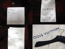 画像をギャラリービューアに読み込む, 新品同様 LOUIS VUITTON ルイヴィトン 24SS ダミエ ユーティリティ コート レッド RM241 HRK HQC90E ロゴ アウター ゴールド金具 サイズ60 中古 4c073414