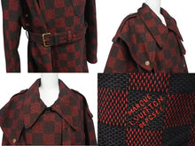 画像をギャラリービューアに読み込む, 新品同様 LOUIS VUITTON ルイヴィトン 24SS ダミエ ユーティリティ コート レッド RM241 HRK HQC90E ロゴ アウター ゴールド金具 サイズ60 中古 4c073414