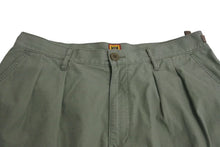 Load image into Gallery viewer, 極美品 HUMAN MADE ヒューマンメード カーゴ ショート パンツ カーキ ロゴ ショーツ 半ズボン コットン サイズL 中古 4c073451