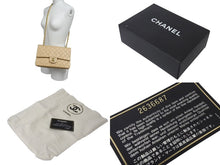 Load image into Gallery viewer, CHANEL シャネル マトラッセ25 Wフラップ Wチェーンショルダーバッグ 2番台 ココマーク ラムスキン ベージュ ゴールド金具 美品 中古 4c073483