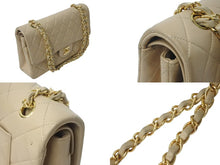 Load image into Gallery viewer, CHANEL シャネル マトラッセ25 Wフラップ Wチェーンショルダーバッグ 2番台 ココマーク ラムスキン ベージュ ゴールド金具 美品 中古 4c073483