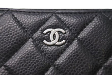 Load image into Gallery viewer, CHANEL シャネル マトラッセ コインケース ランダム番台 フランス製 キャビアスキン ブラック シルバー金具 美品 中古 4c073488