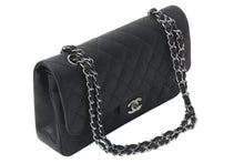 Load image into Gallery viewer, 極美品 CHANEL シャネル ショルダーバッグ マトラッセ25 キャビアスキン ダブルフラップ ブラック シルバー金具 22番台 A01112 中古 4c073527