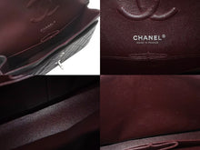 Load image into Gallery viewer, 極美品 CHANEL シャネル ショルダーバッグ マトラッセ25 キャビアスキン ダブルフラップ ブラック シルバー金具 22番台 A01112 中古 4c073527