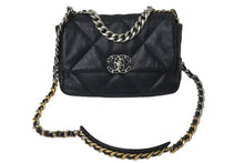 Load image into Gallery viewer, CHANEL シャネル シャネル19 フラップバッグ ミディアム チェーンショルダーバッグ AS1160 ココマーク ラムスキン 美品 中古 4c073562