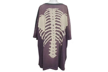 Load image into Gallery viewer, KAPITAL KOUNTRY キャピタル カントリー ボーン プリント 天竺 ビッグTシャツ 2TONE グレー パープル サイズF 美品 中古 4c073608